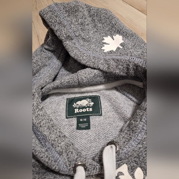 ROOTS HOODIE Womens size medium salt and pepper color - Picture 4 of 4
